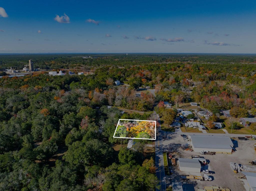 11 of 21 - 287 S Jackson Street, Freeport, FL