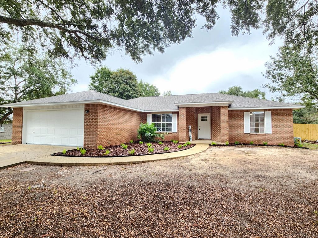 7271 Mossy Oaks Drive, Navarre