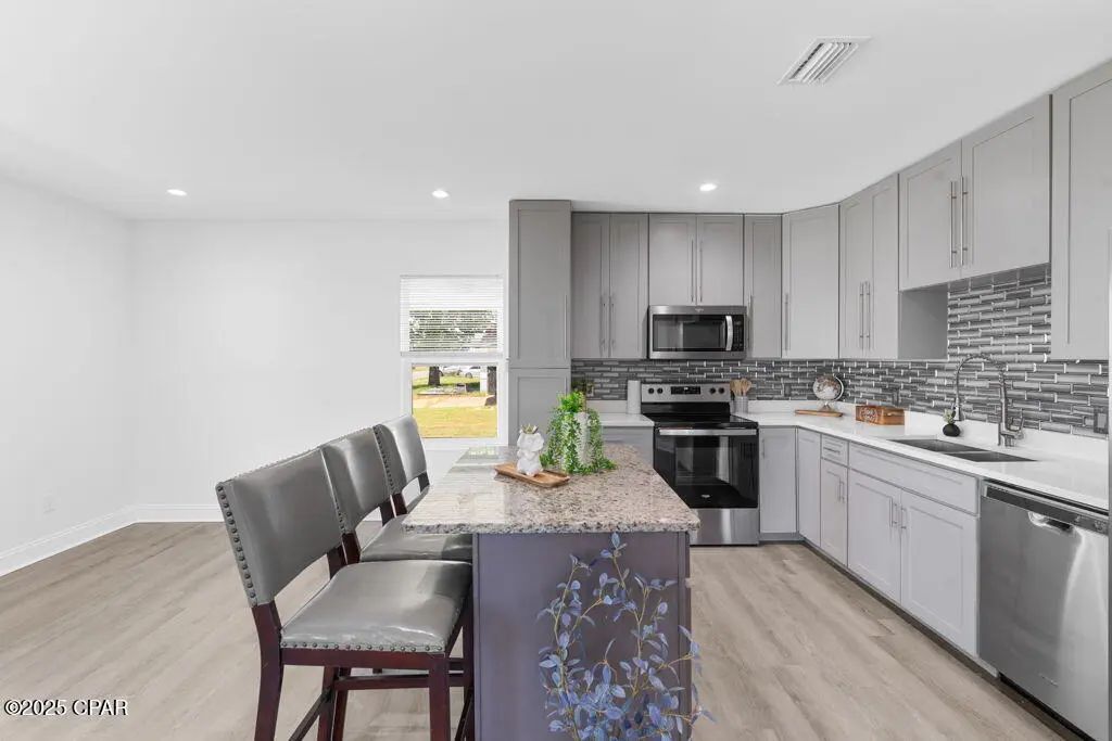 718 Joan Lane, Panama City