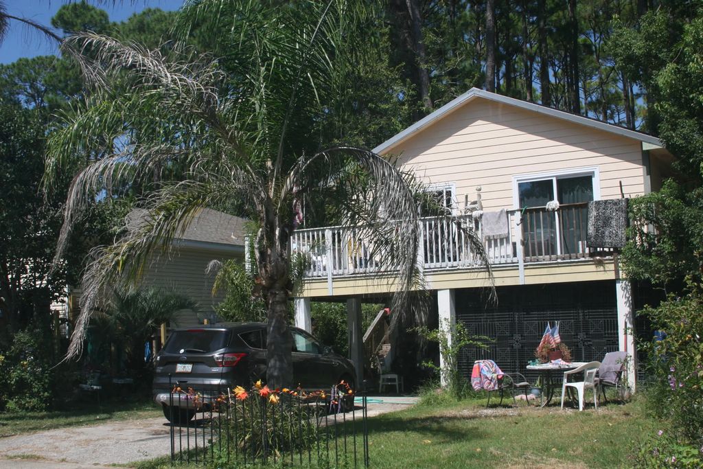 611 2nd Street, Destin