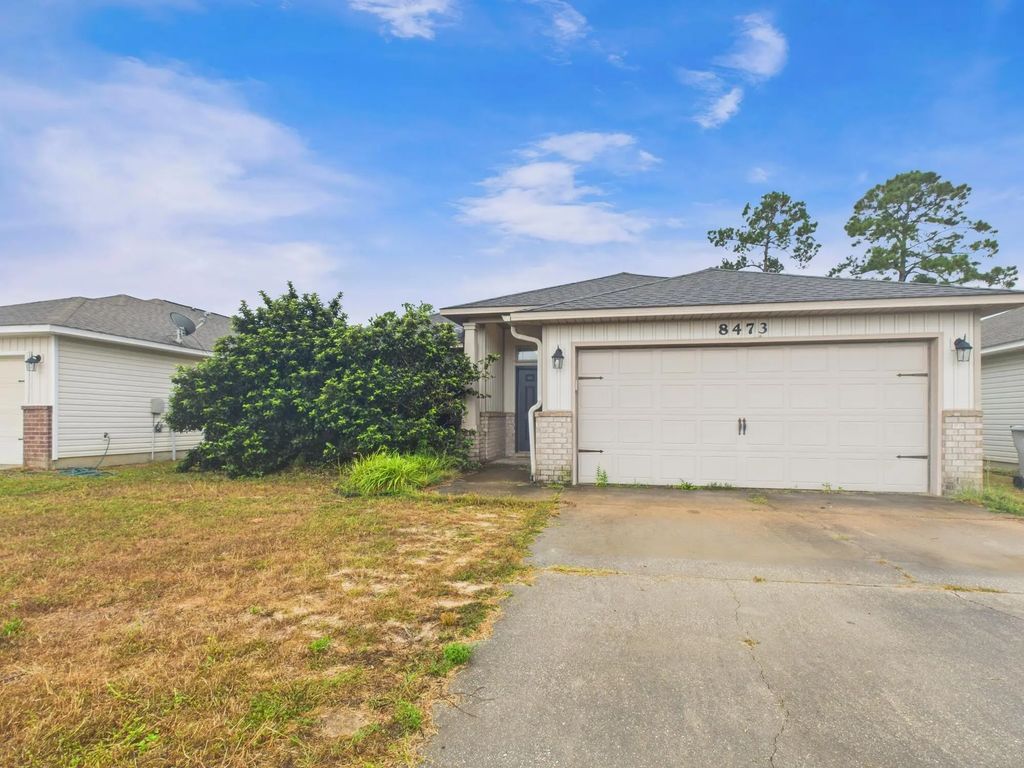 8473 Island Drive, Navarre
