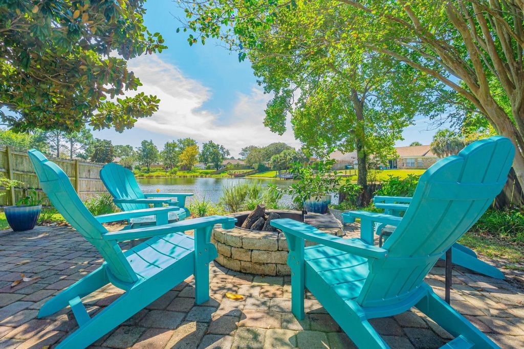 9863 Orion Lake Circle, Navarre