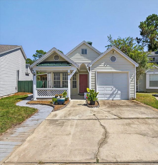 Photo of Listing #985766