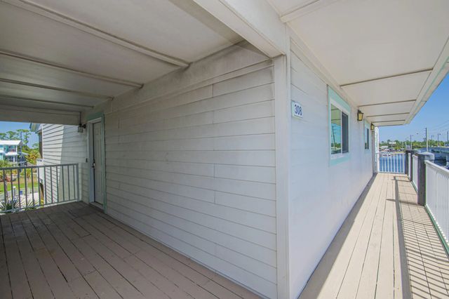 Photo of Listing #985645