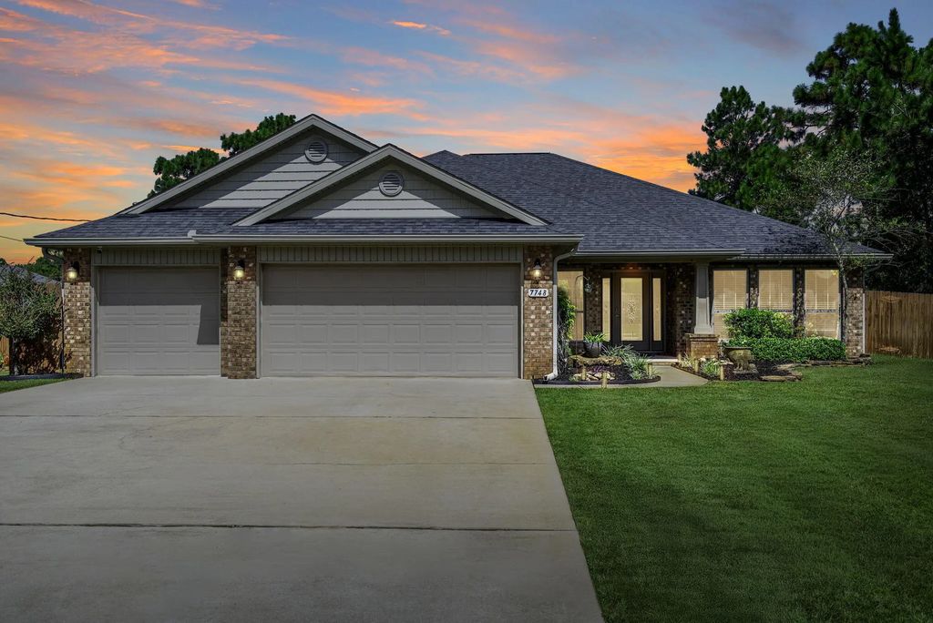 7748 Fenwick Street, Navarre