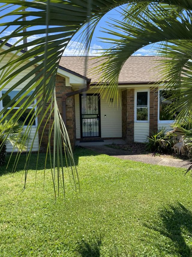 Photo of Listing #985950