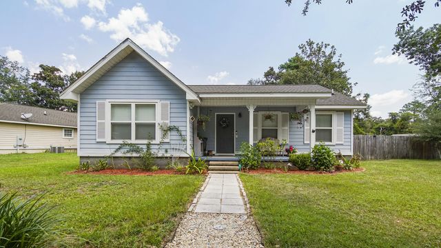 Photo of Listing #985990