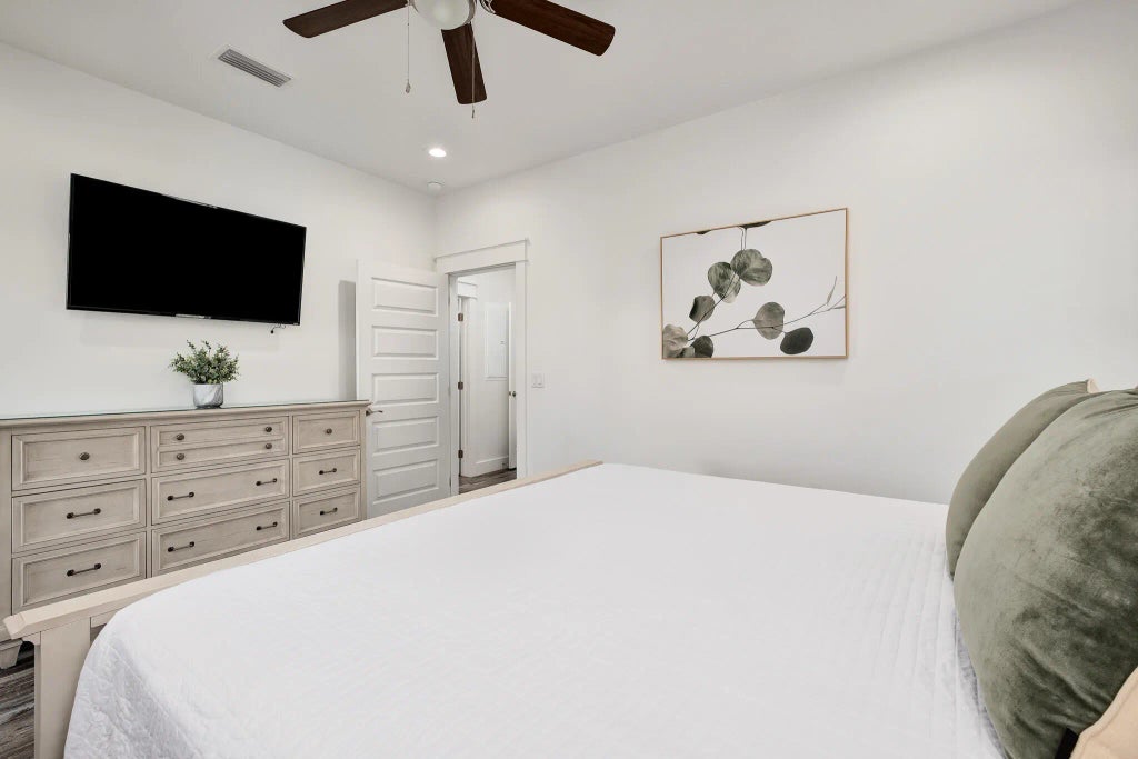 20 of 83 - 48 W Palm Beach Street, Miramar Beach, FL