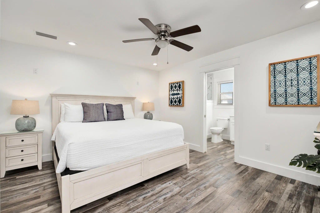 34 of 83 - 48 W Palm Beach Street, Miramar Beach, FL