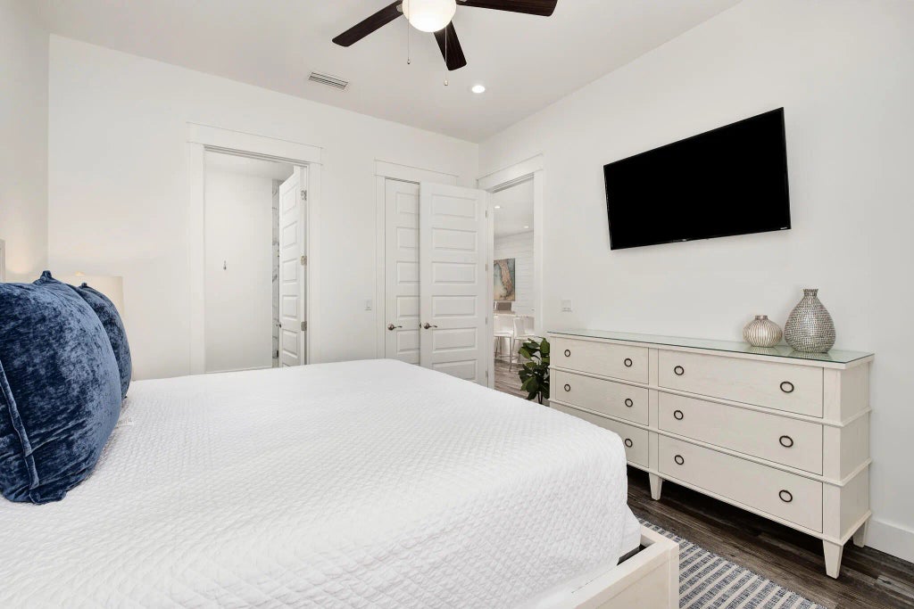 15 of 82 - 36 W Palm Beach Street, Miramar Beach, FL