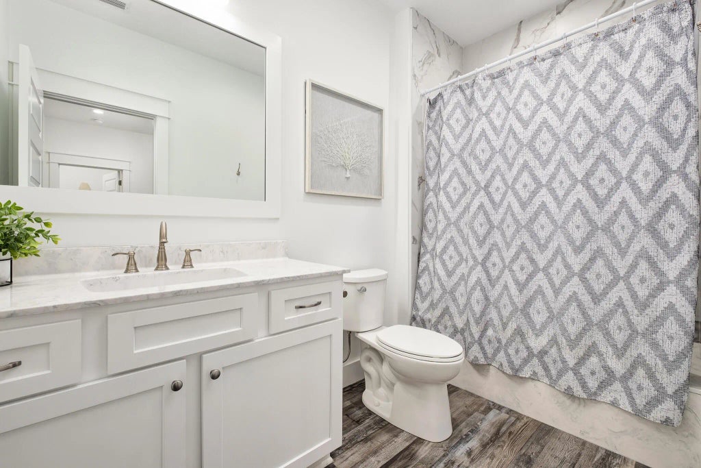 22 of 82 - 36 W Palm Beach Street, Miramar Beach, FL