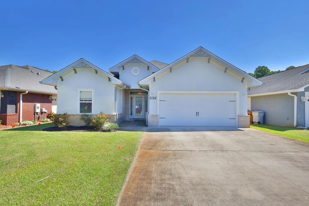 2066 Fountainview Drive, Navarre