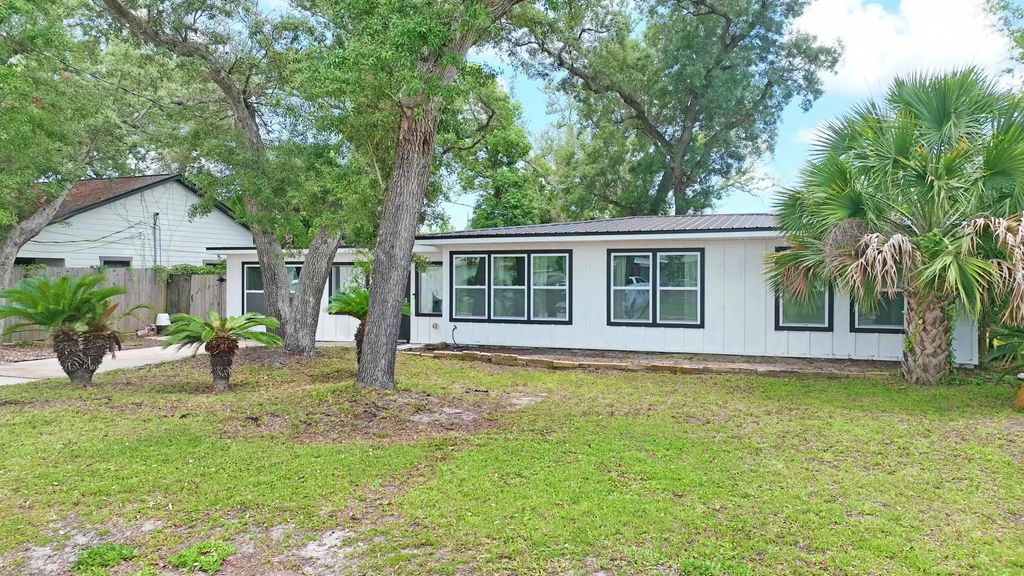 1000 E 2nd Court, Panama City