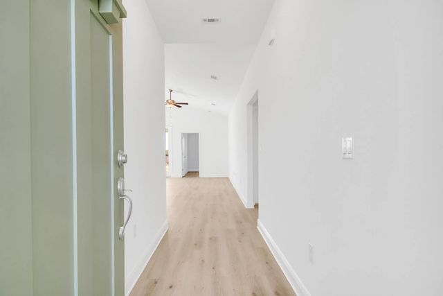 Photo of Listing #986088