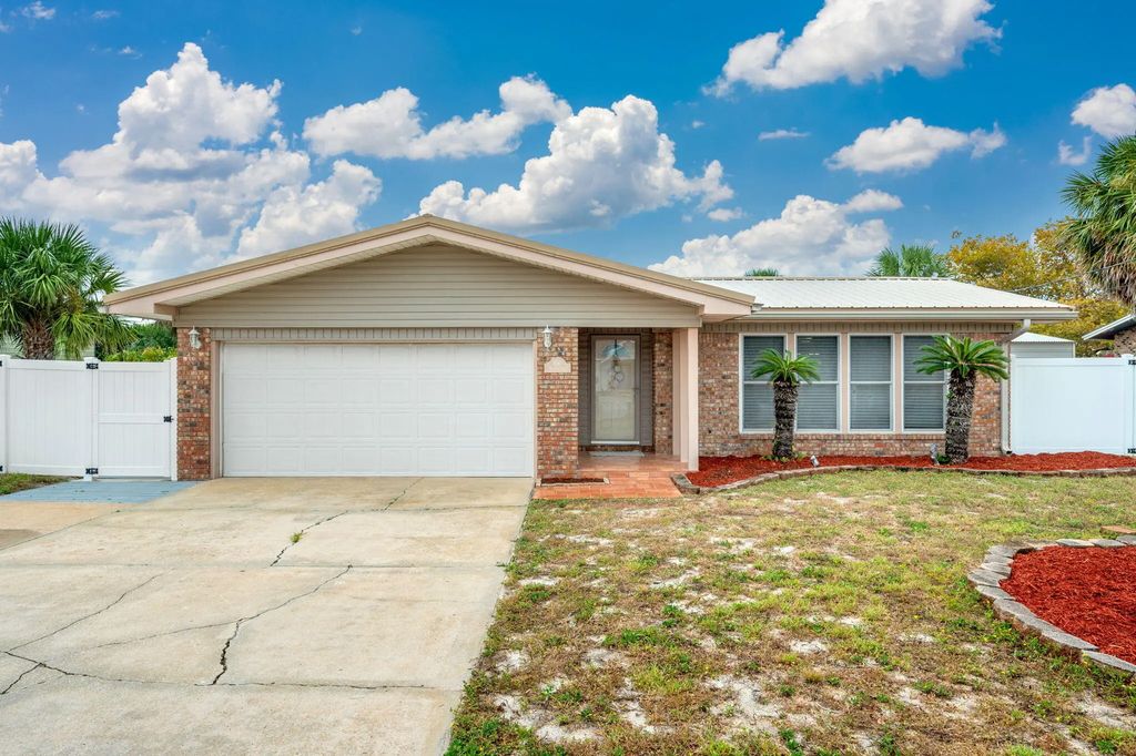 650 Porpoise Avenue, Fort Walton Beach