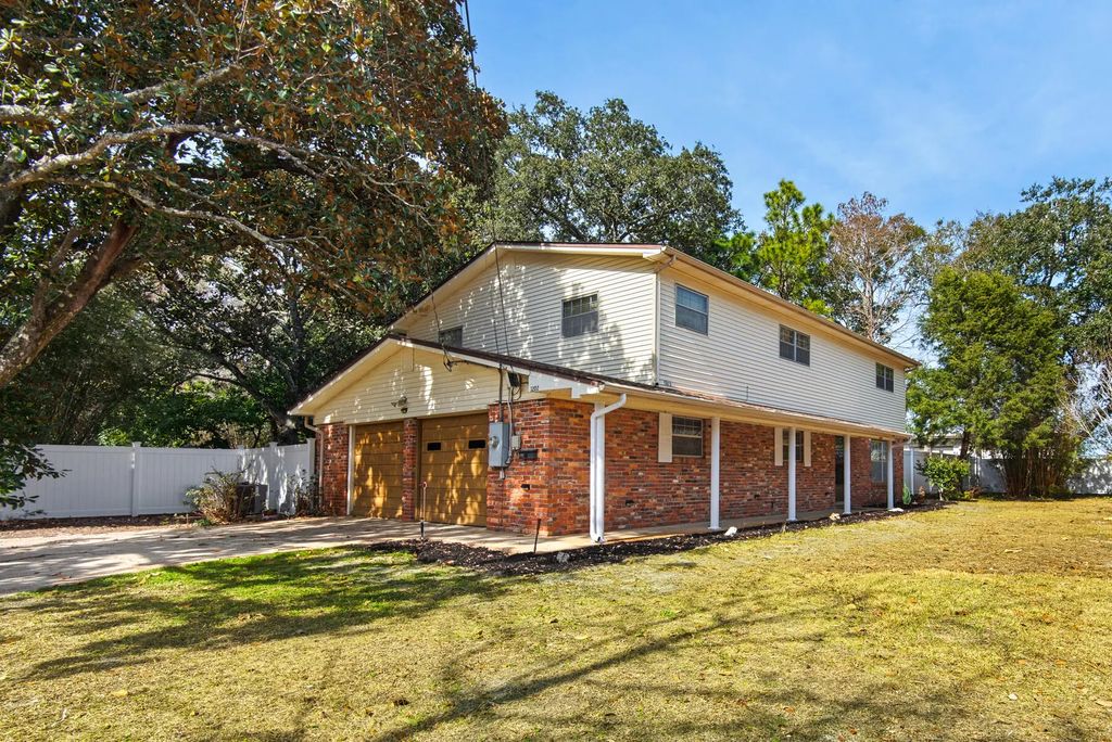 1202 Ne Beachview Drive, Fort Walton Beach