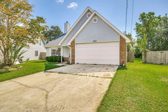 Photo of Listing #986375