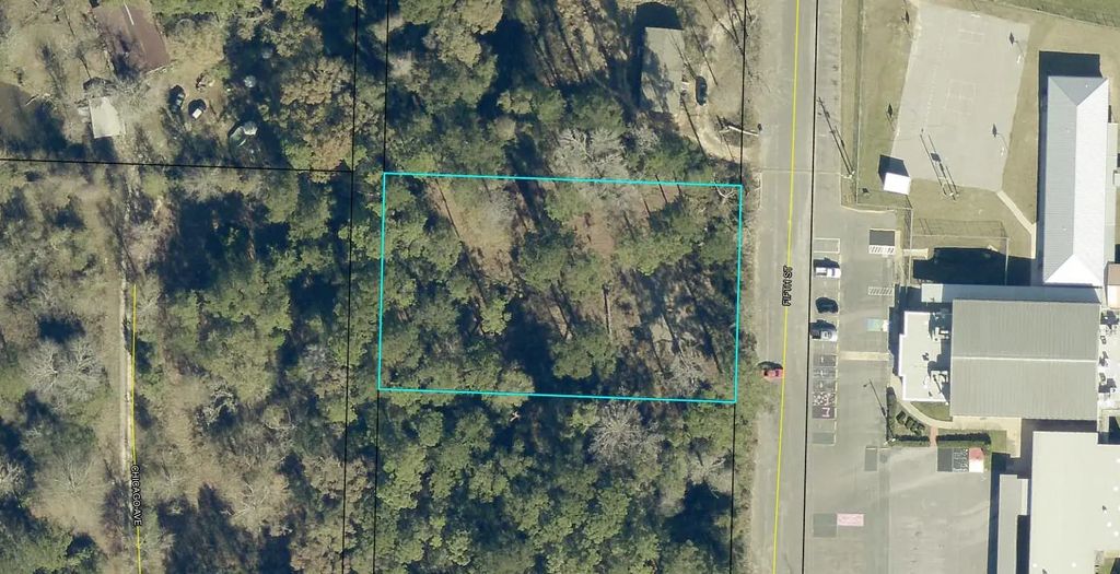 8102 5th Street, Laurel Hill