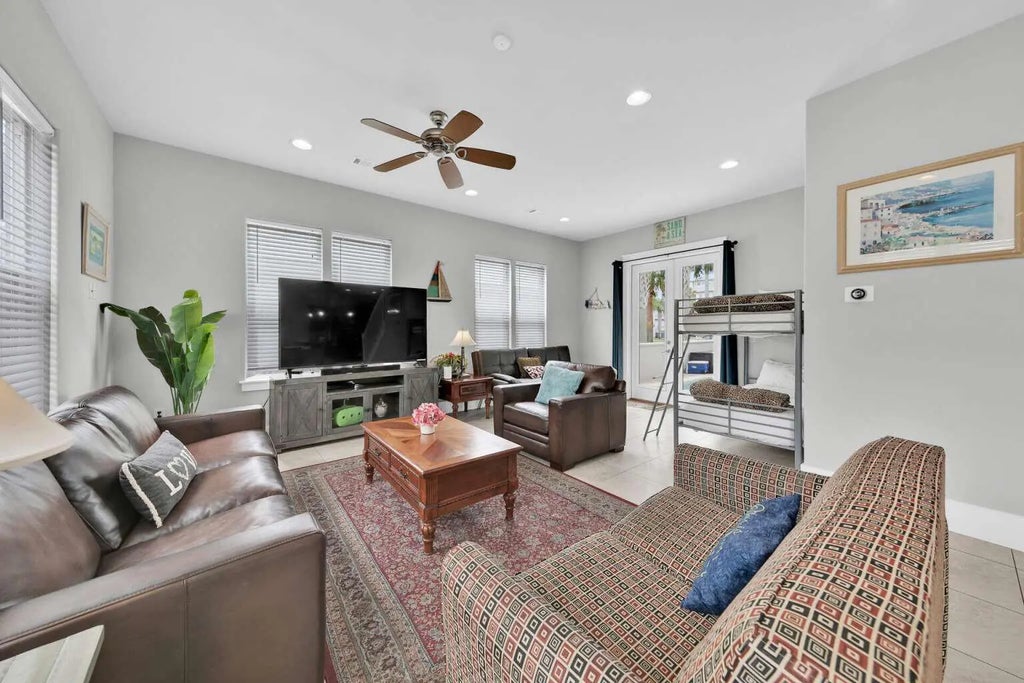 3 of 20 - 228 Miami Street, Miramar Beach, FL