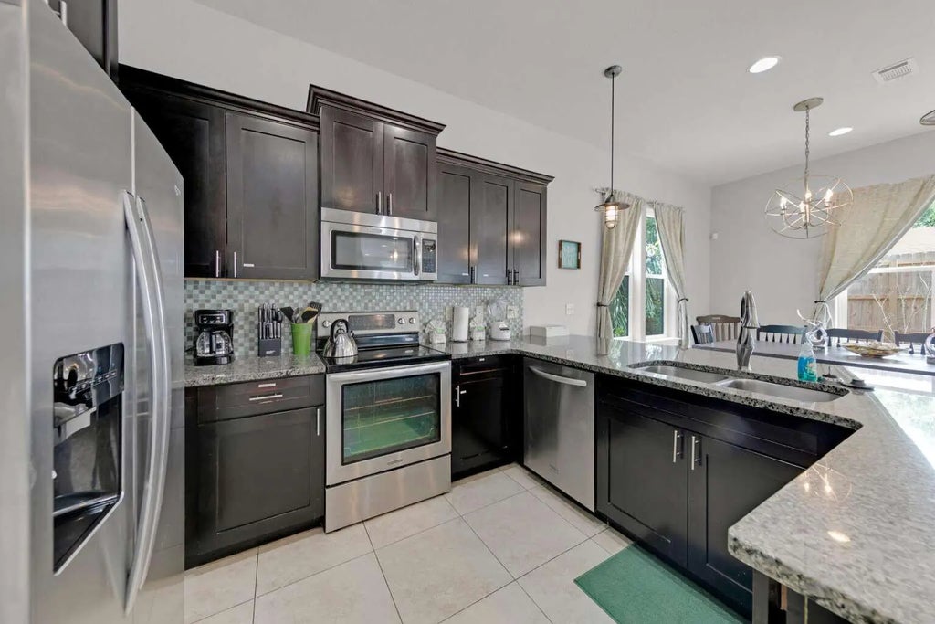 7 of 20 - 228 Miami Street, Miramar Beach, FL