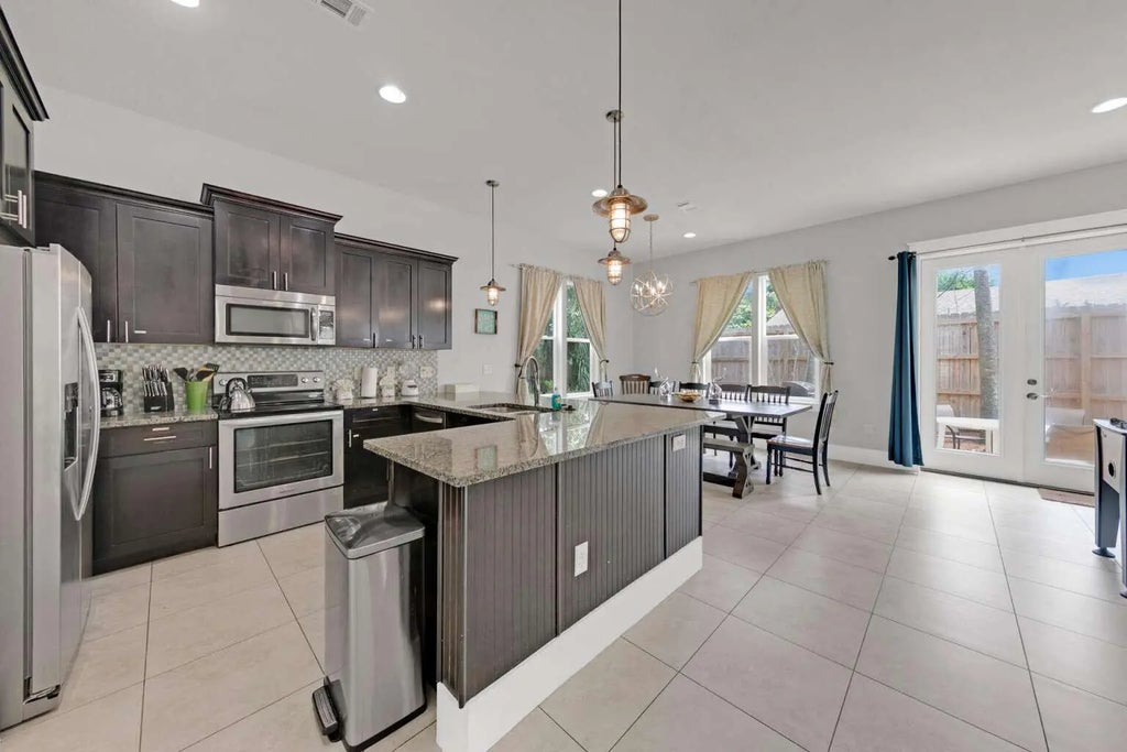 8 of 20 - 228 Miami Street, Miramar Beach, FL