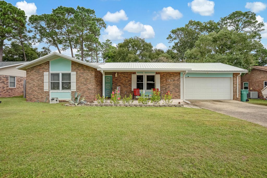 1811 Rattan Palm Drive, Niceville