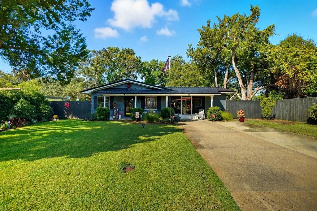 34 Nw Hemlock Drive, Fort Walton Beach