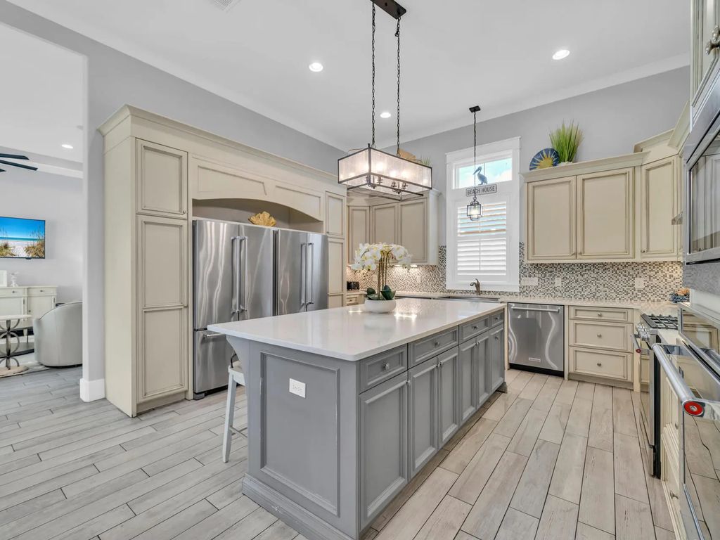 17 of 77 - 29 Los Angeles Street, Miramar Beach, FL