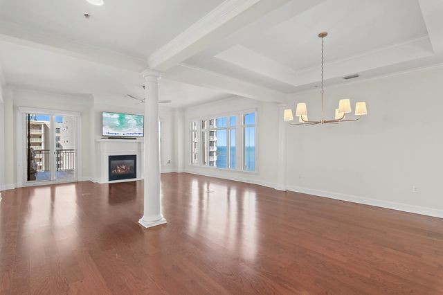 Photo of Listing #987433