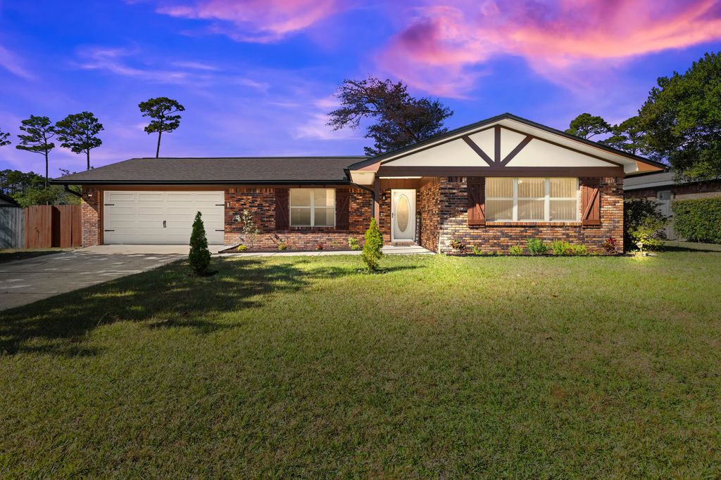 2003 Plumosa Palm Drive, Niceville