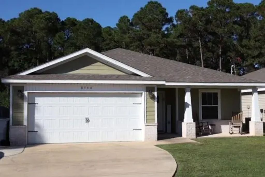 8544 Laredo Street, Navarre