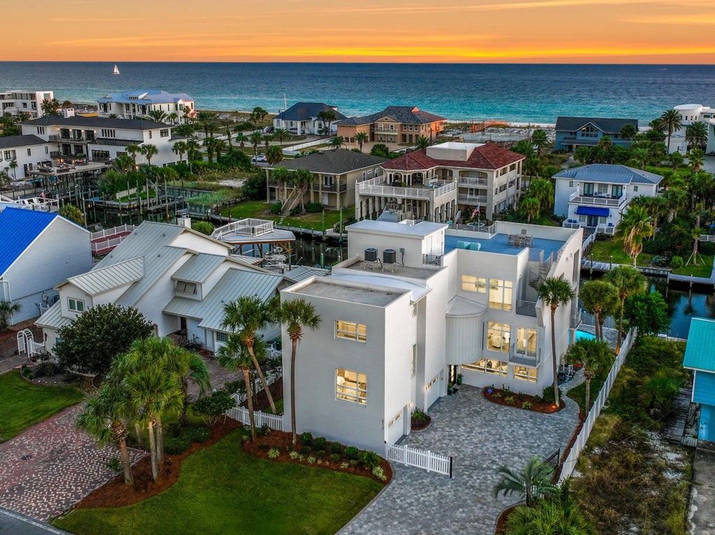 612 Magnolia Drive, Destin