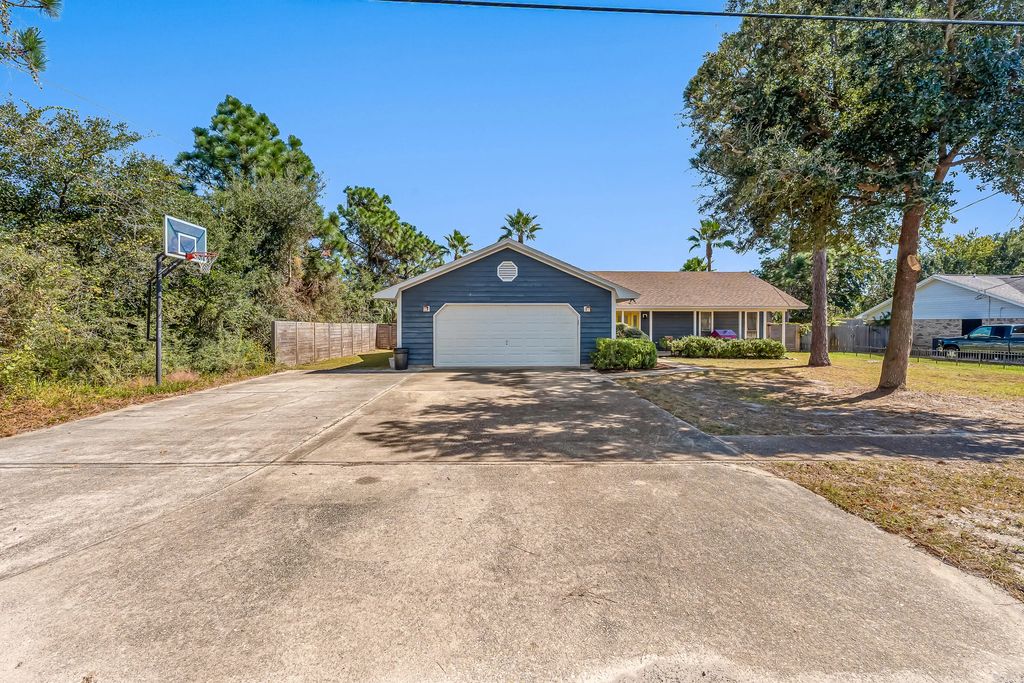 2236 Fox Den Drive, Navarre