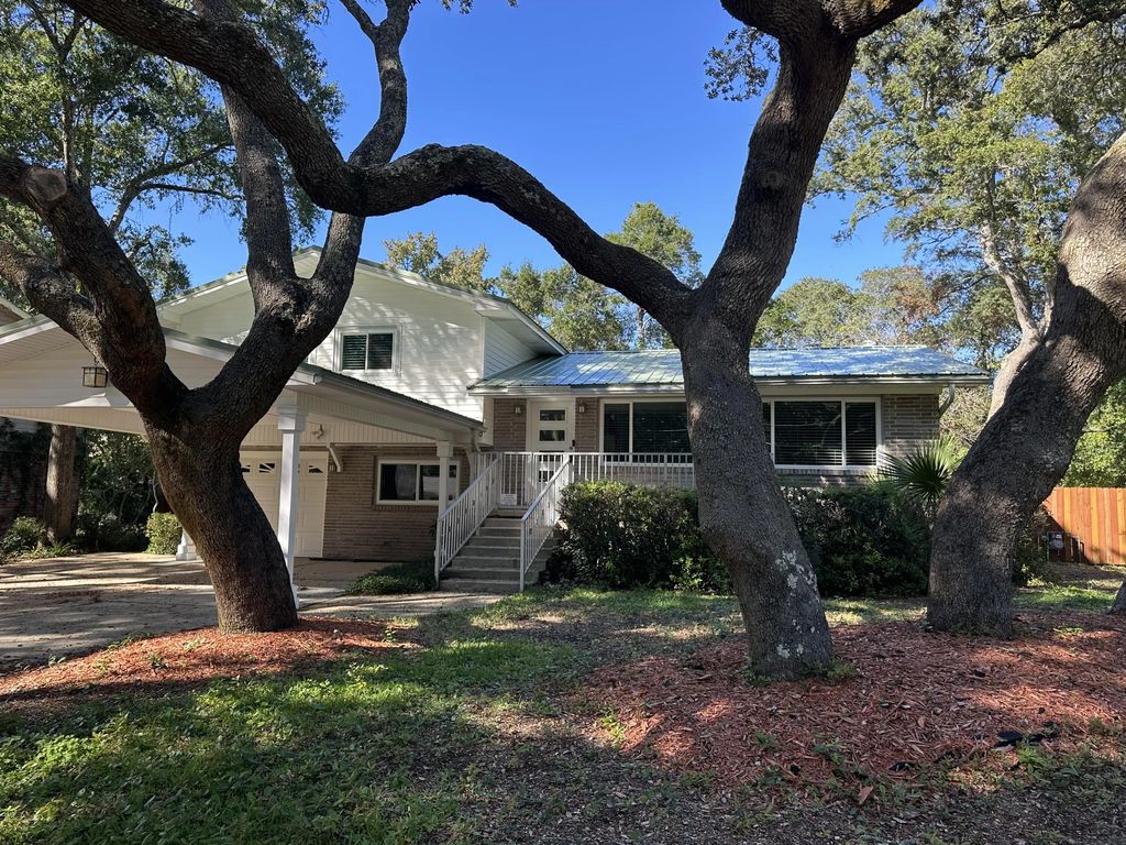 300 Plymouth Avenue, Fort Walton Beach