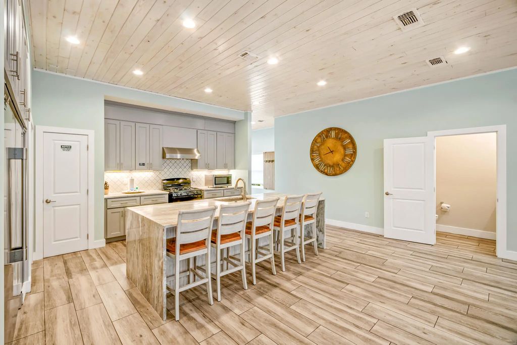 19 of 82 - 117 Charlotte Ave Avenue, Miramar Beach, FL