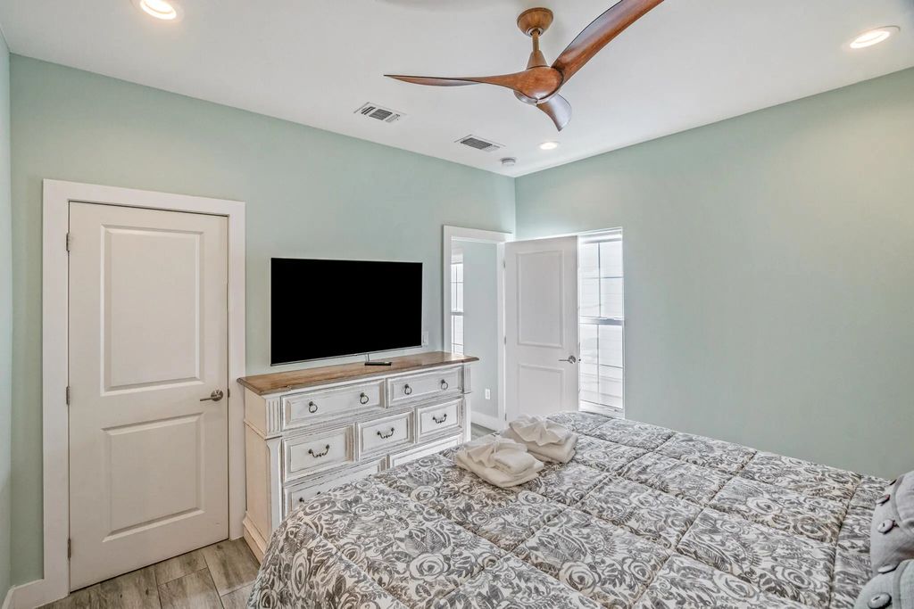 42 of 82 - 117 Charlotte Ave Avenue, Miramar Beach, FL