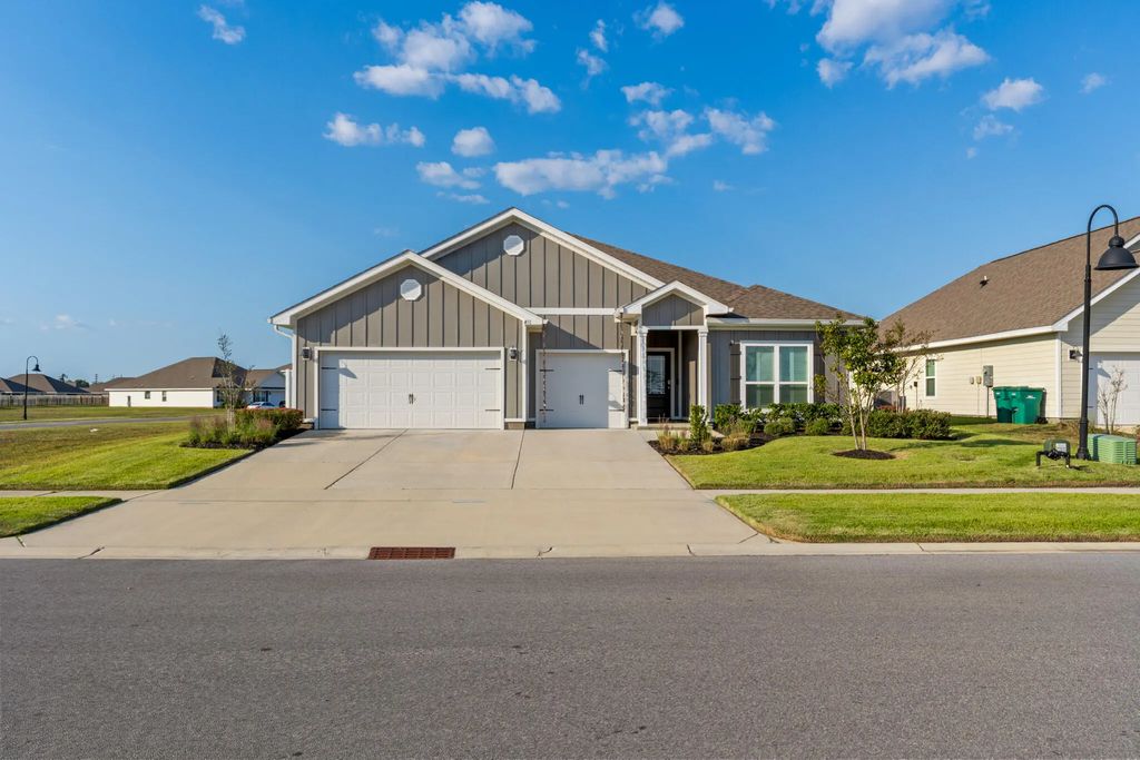 451 Eagle Lake Way, Panama City