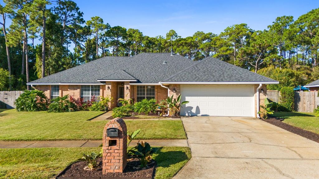 3992 Lauren Court, Destin