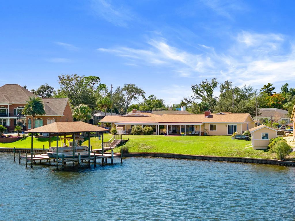 2446 Pretty Bayou Boulevard, Panama City