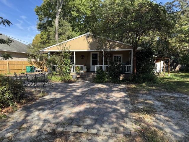 Photo of Listing #988482