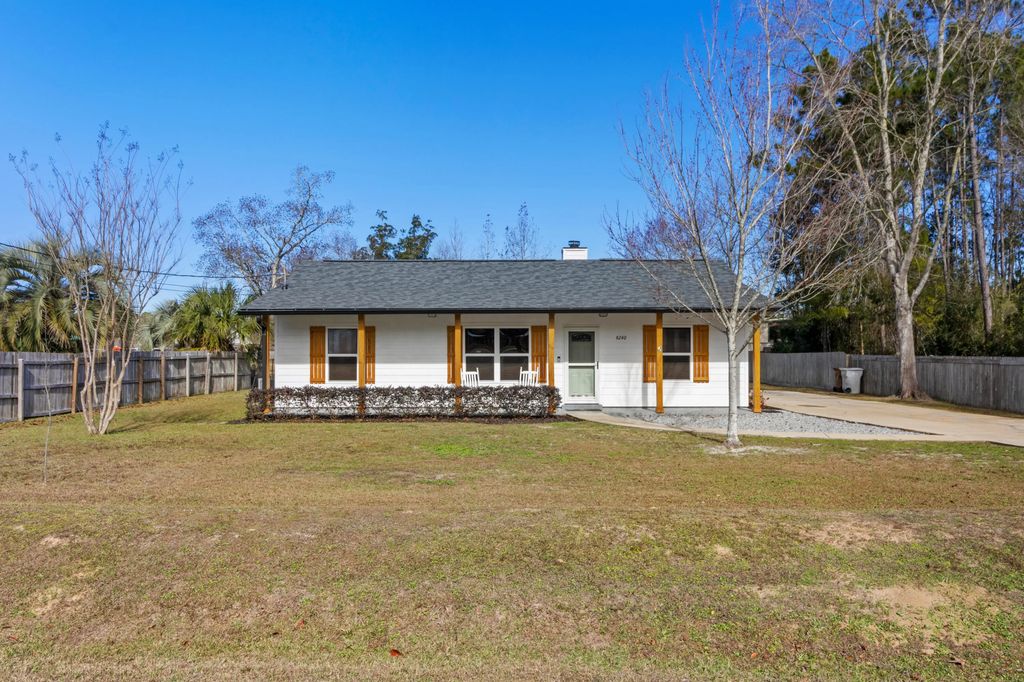 8240 Sevilla Street, Navarre