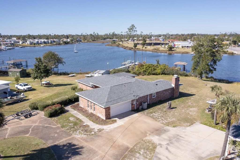 7017 Hugh Drive, Panama City