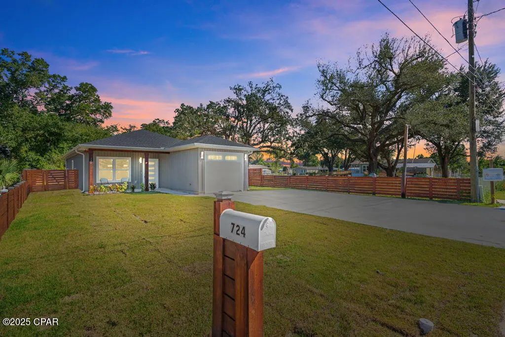 724 Sheffield Avenue, Panama City