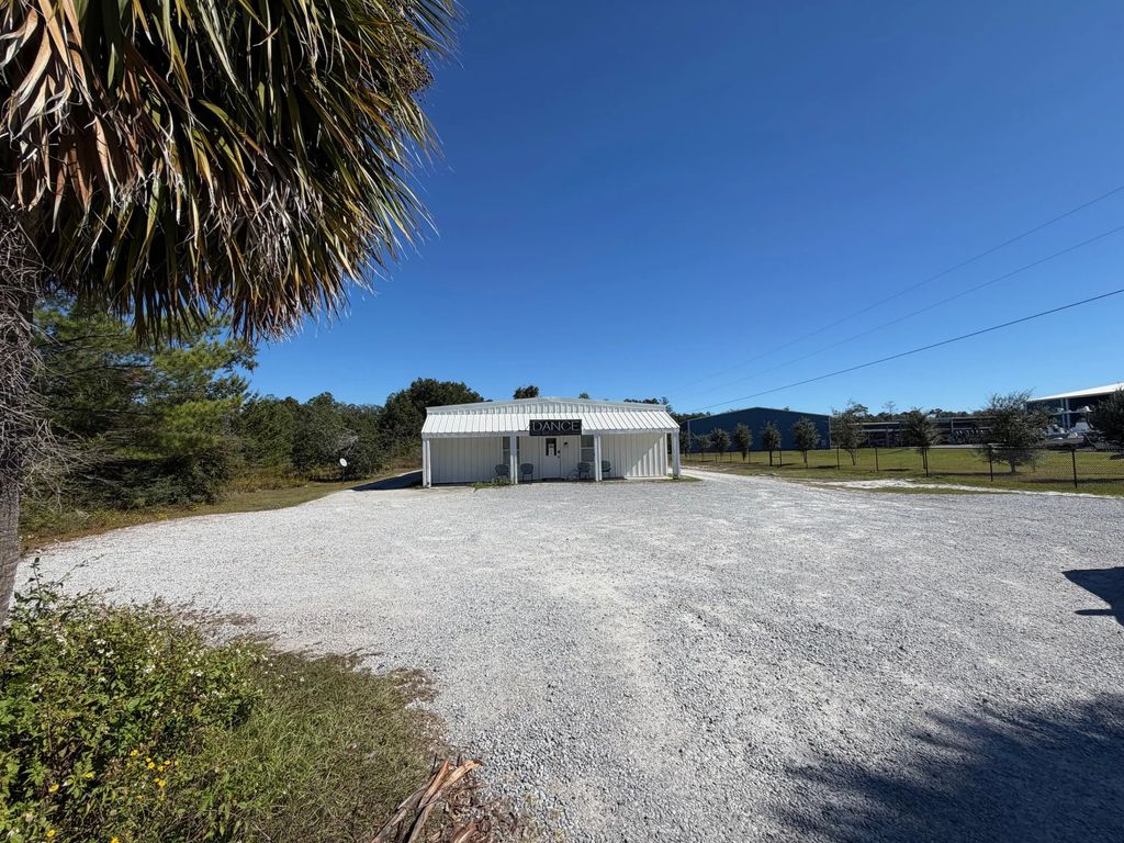 2 of 8 - 17287 Us-331, Freeport, FL