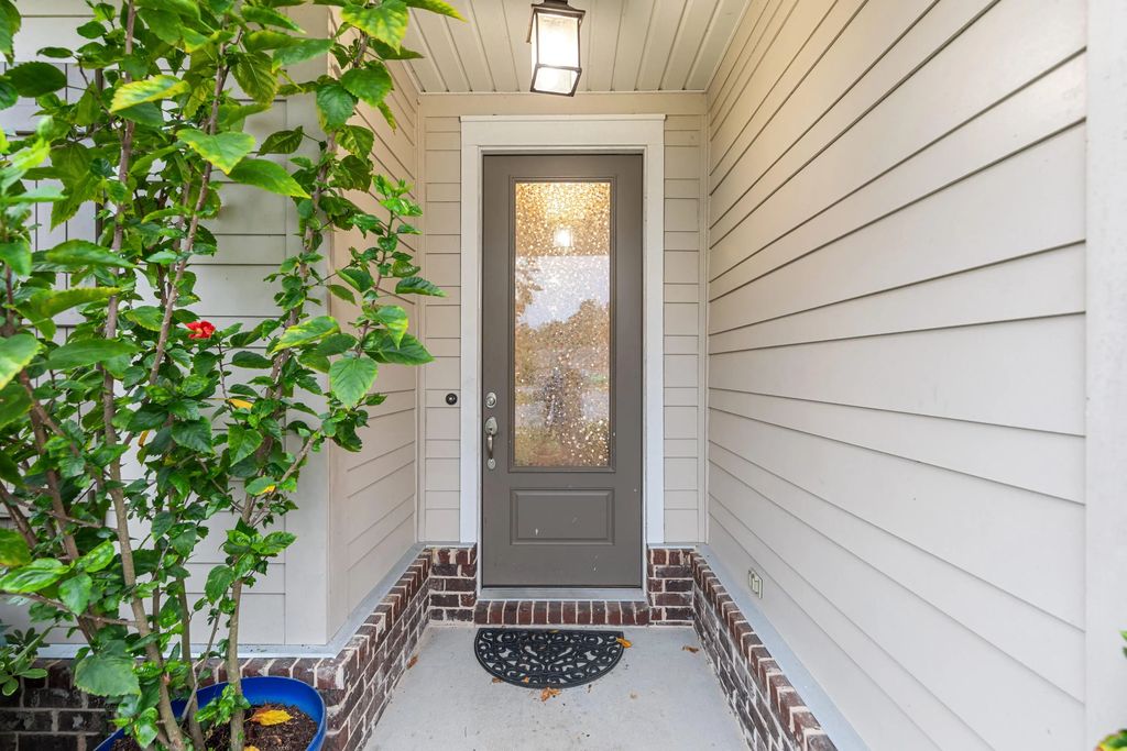 40 Oyster Boulevard, Freeport