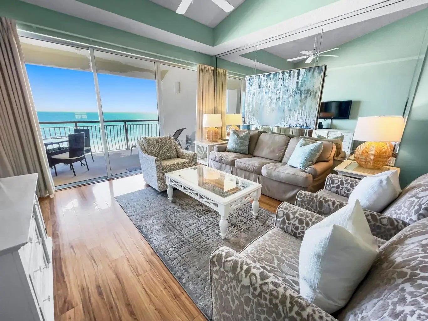 Photo of Listing #988835