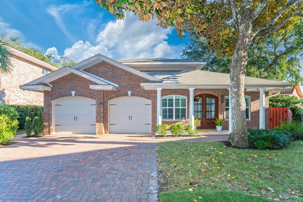 16 Plantation Oaks Drive, Mary Esther