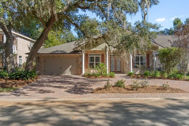 4 Plantation Oaks Drive, Mary Esther
