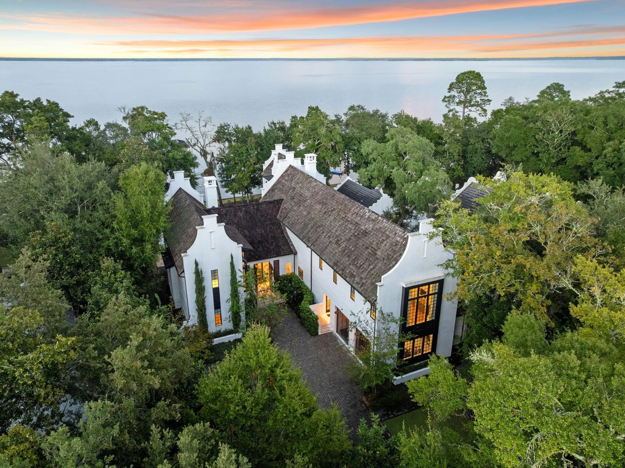 Photo of Listing #989196