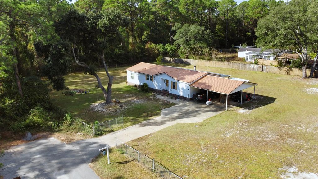7478 Rose Street, Navarre